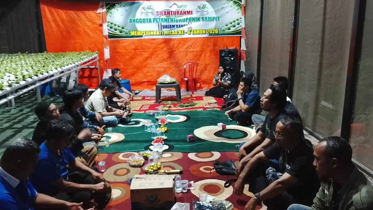 Komunitas Petani Hidroponik Sampit (PHS) memperingati hari jadinya yang ke-6 di Jalan Barito Jalur III, Sampit, Minggu (2/8). &nbsp;