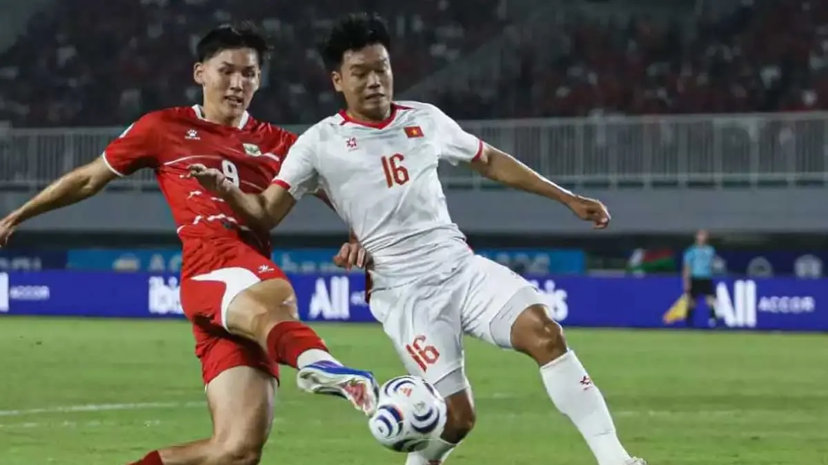 Pemain timnas Indonesia saat berhadapan dengan pemain Vietnam dalam fase grup Piala AFF 2026, Senin  (3/8).(net)