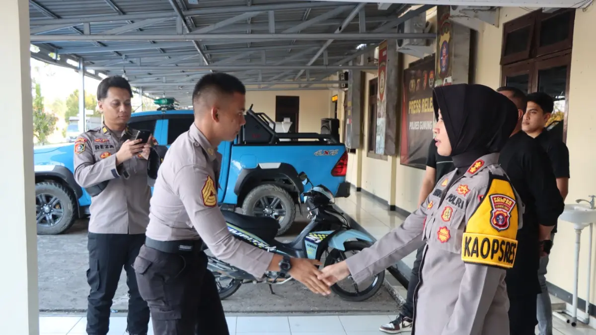 &nbsp;Suasana kedatangan para taruna Akpol yang didampingi perwira pendamping, di Mapolres Gumas, Sabtu (1/8). (HUMAS POLRES GUNUNG MAS)&nbsp;