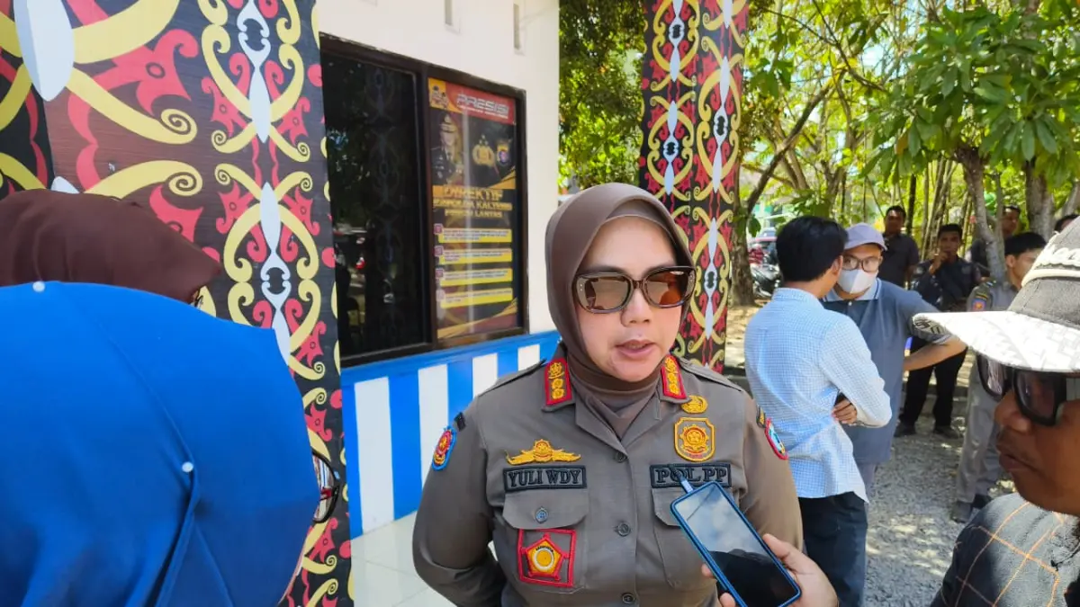 Kepala Satpol PP Kotim, Widya Yulianti, mengatakan 12 personel dibagi menjadi dua tim untuk patroli di Kecamatan Baamang dan Mentawa Baru Ketapang.  (Akbar/Radar Sampit)