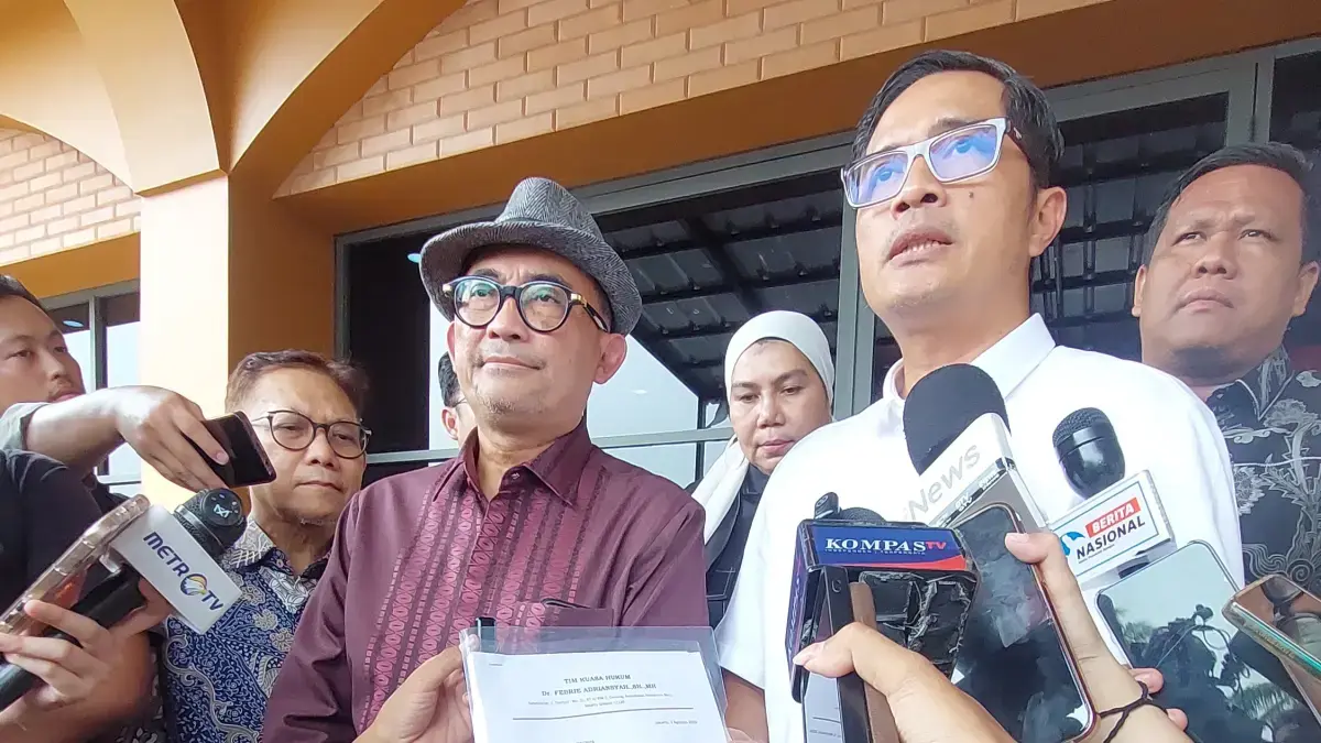 kuasa hukum Mantan Jaksa Agung Muda Bidang Tindak Pidana Khusus (Jampidsus), Febrie Adriansyah, resmi mengajukan permohonan praperadilan ke Pengadilan Negeri Jakarta Selatan pada Rabu (5/8). (Ryandi Zahdomo/JawaPos.com)