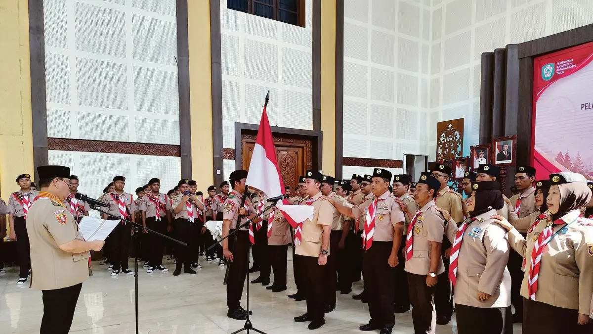 PELANTIKAN: Bupati Kotim Halikinnor melantik Pengurus Kwarcab Gerakan Pramuka Kabupaten Kotim masa bakti 2026–2031, Rabu (5/8/2026). FOTO: YUNI/RADAR SAMPIT 