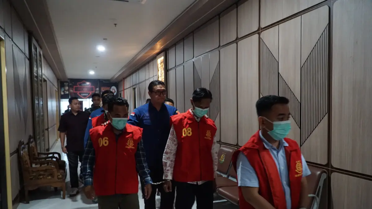 Kejaksaan Tinggi Kalimantan Tengah menahan lima komisioner Komisi Pemilihan Umum (KPU) Kabupaten Kotawaringin Timur sebagai tersangka dalam perkara dugaan korupsi pengelolaan dana hibah penyelenggaraan Pilkada Tahun Anggaran 2023–2024. &nbsp;
