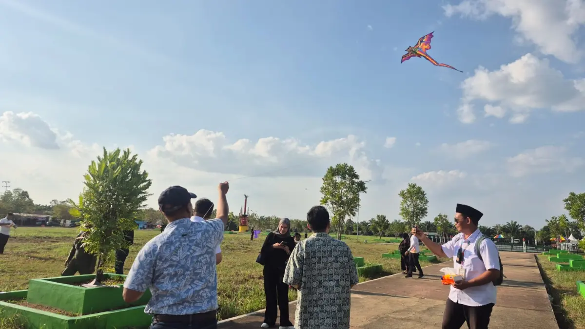 Lomba Layang-Layang Kabupaten Lamandau 2026 yang digelar di Alun-Alun Nanga Bulik, 5–8 Agustus 2026. (RIA/RADAR SAMPIT)&nbsp;