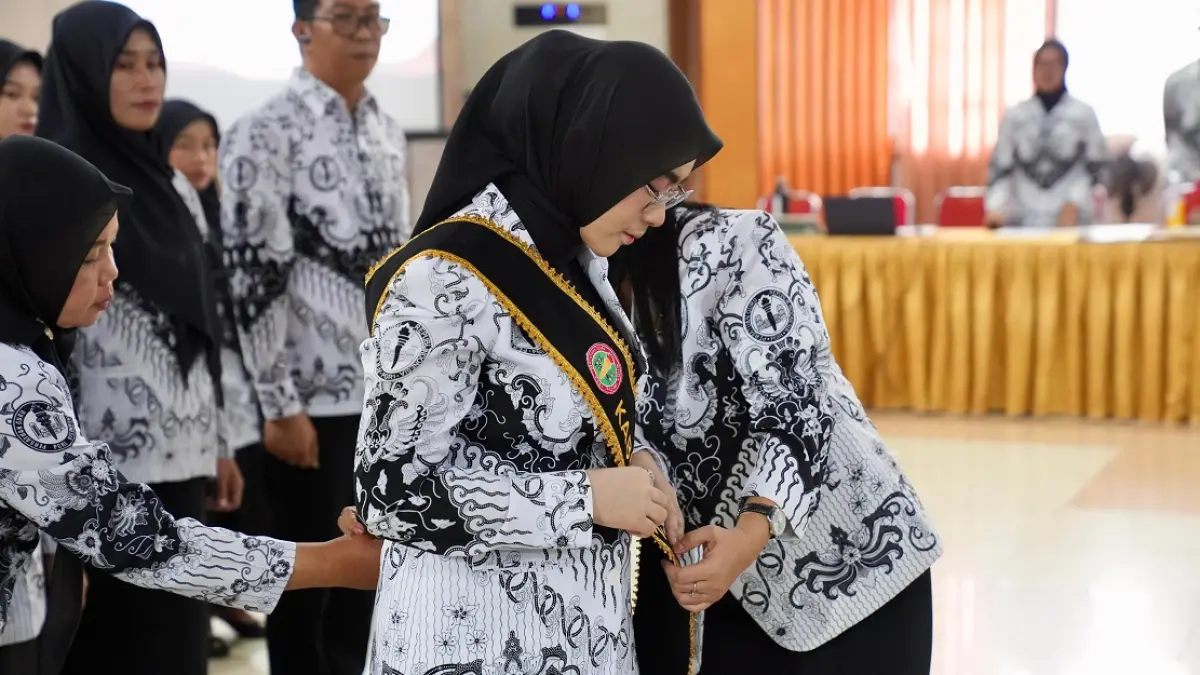 BUNDA GURU: Pelantikan Pengurus Kabupaten PGRI Lamandau, Bunda Guru, serta pengurus organisasi kelengkapan PGRI Kabupaten Lamandau yang dirangkai dengan seminar PGRI di GPU Lantang Torang, Jumat (7/8/2026). (RIA/RADAR SAMPIT) 