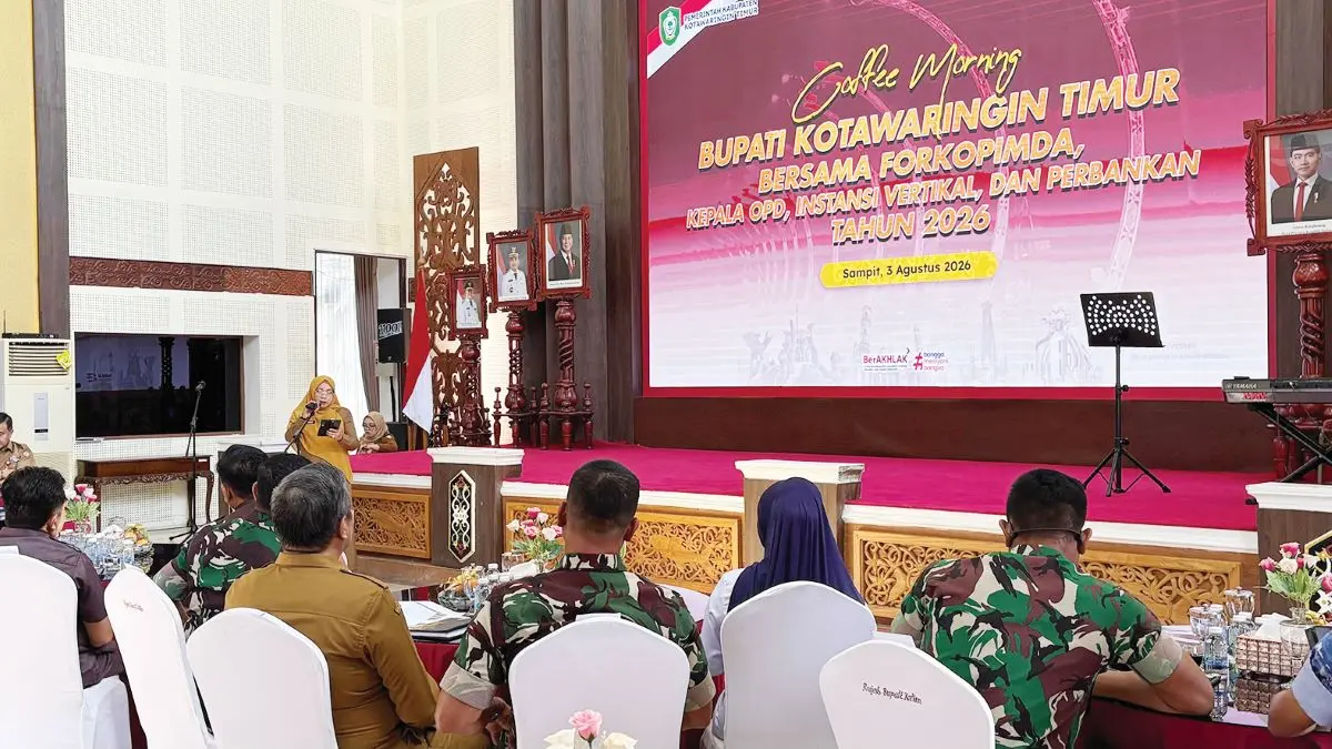 LAPORAN: Ketua Panitia HUT RI ke-81 Yulia Nofiany saat menyampaikan laporan terkait kegiatan dalam rangka HUT RI di Kotim, baru-baru tadi. FOTO: YUNI/RADAR SAMPIT 