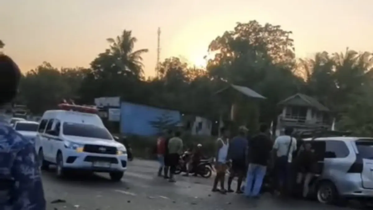 Kecelakaan lalu lintas melibatkan Toyota Avanza dan truk tangki Hino terjadi di Jalan Ahmad Yani Km 23, Desa Sumber Agung, Kecamatan Pangkalan Lada, Kabupaten Kotawaringin Barat (Kobar), Senin (10/8/2026) sekitar pukul 17.15 WIB. (Warga/Radar Sampit)