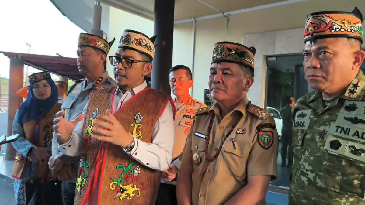 Kompolnas saat melakukan visitasi untuk memastikan kinerja Polri di Kalteng benar-benar dirasakan masyarakat. Hal itu juga disaksikan Gubernur Kalteng dan Kapolda Kalteng, Senin (10/8).(dodi/radarsampit)