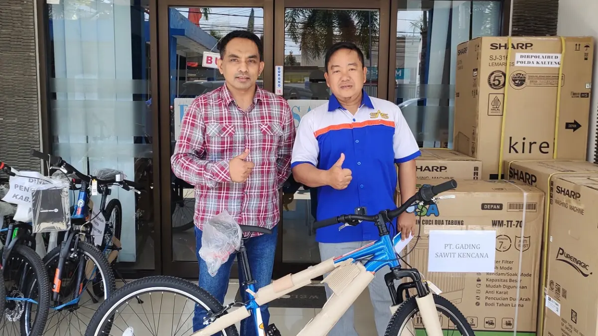 Dukungan hadiah terhadap Gowes Kemerdekaan 2026 dari PT Sari Anjir Serapat. (bella/radarsampit)