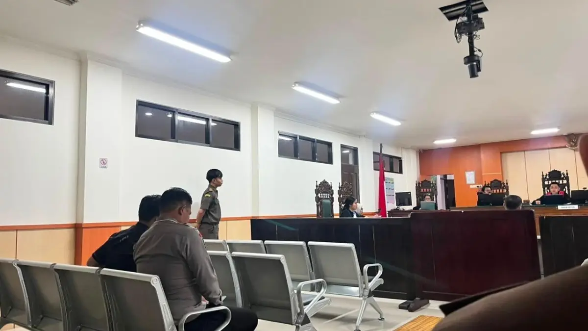 Kejaksaan Tinggi (Kejati) Kalimantan Tengah menuntut hukuman mati terhadap tiga terdakwa dalam perkara peredaran narkotika jaringan besar yang disidangkan di Pengadilan Negeri Sampit, Selasa (11/8/2026).