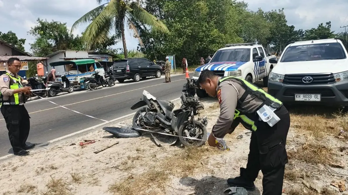 OLAH TKP: Satlantas Polresta Kobar melaksanakan reka ulang kasus kecelakaan di Jalan Pelita, Batu Belaman, Kecamatan Kumai, Kabupaten Kotawaringin Barat, Kamis (13/8/2026). FOTO: IST/RADAR SAMPIT 