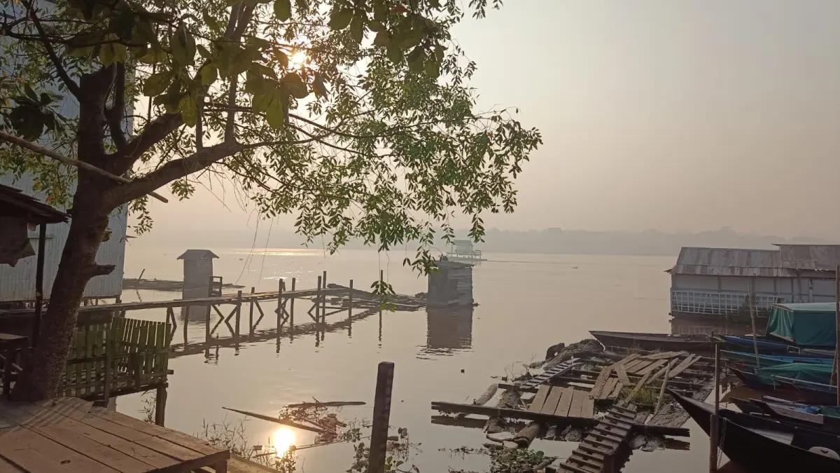 Kabut asap atau haze terpantau di Sampit, Kabupaten Kotawaringin Timur, belum lama ini. (Dok. Usay Nor Rahmad/Radar Sampit)&nbsp;