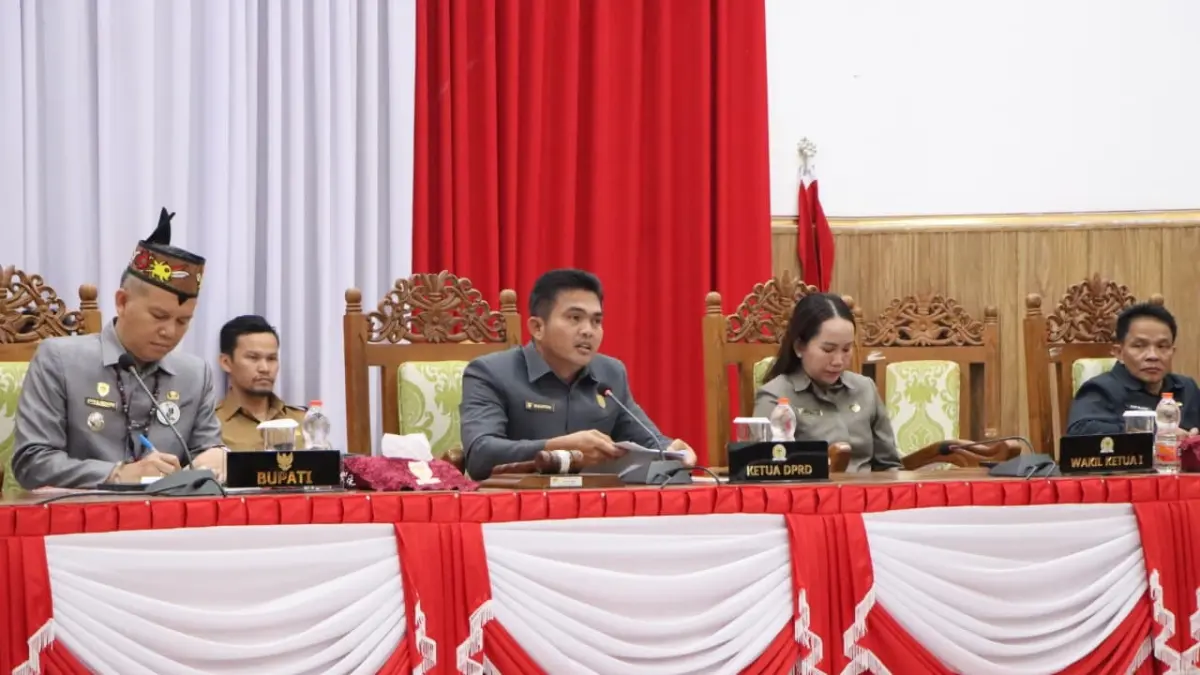 Rapat paripurna ke-5 masa persidangan III tahun sidang 2026, dengan agenda penandatanganan nota kesepakatan bersama KUA-PPAS APBD 2027 dan KUPA-PPAS Perubahan APBD 2026, Selasa (11/8).(istimewa/DPRD Gumas)