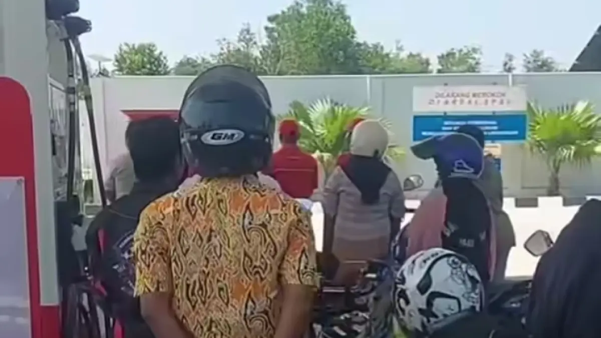 Suasana di SPBU Bundaran Tudung Saji, Kelurahan Baru, Kecamatan Arut Selatan, Kabupaten Kotawaringin Barat, saat menyanyikan lagu Indonesia Raya, Senin 17 Agustus 2026. (ist)