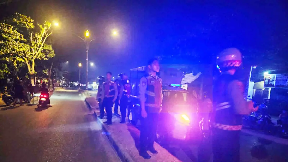 CEK TKP: Personel Pamapta I SPKT Polresta Palangka Raya bersama Ditsamapta Polda Kalteng, Patmor, dan piket fungsi mendatangi lokasi perkelahian remaja. FOTO: IST/RADAR SAMPIT