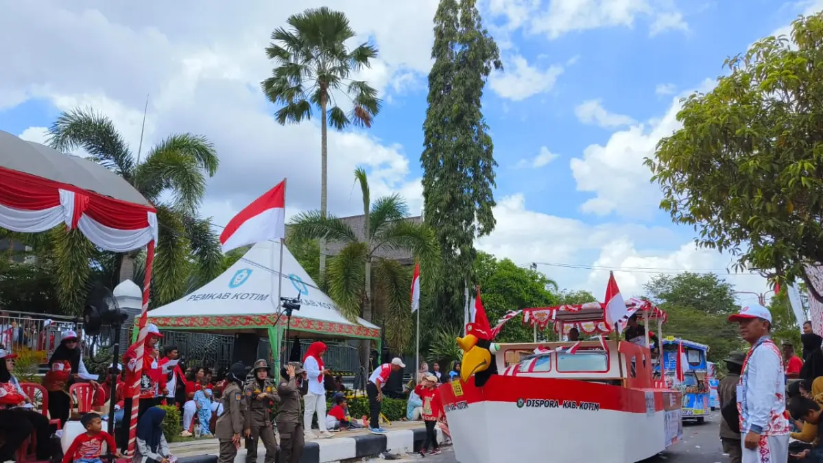 Pelaksanaan Pawai Pembangunan yang digelar pemerintah daerah pada tahun lalu.  (Akbar/Radar Sampit)