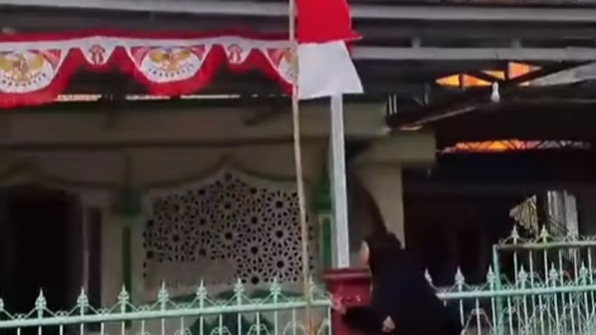 Kebakaran perkantoran LDII di Jalan Teratai 2, Kelurahan Ketapang, Kecamatan Mentawa Baru Ketapang, Kabupaten Kotawaringin Timur (Kotim), Minggu (23/8/2026) sekitar pukul 11.35 WIB. (Istimewa)