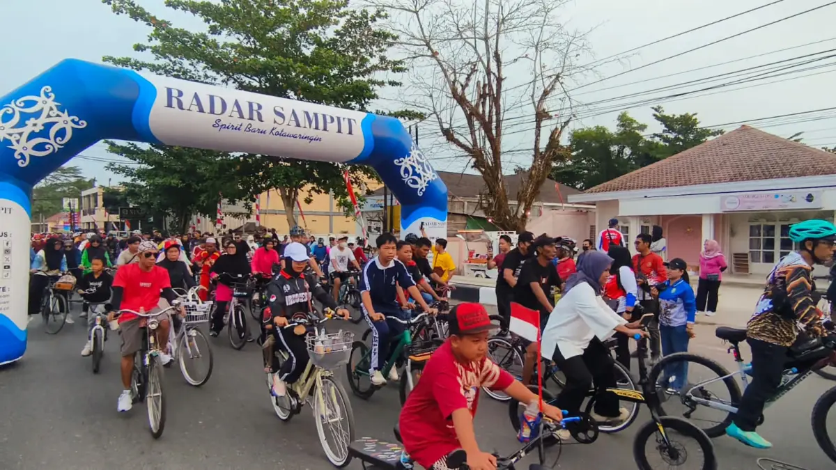 Peserta Gowes Kemerdekaan Radar Sampit 2026 di Kantor Radar Sampit, Minggu (23/8).  (Akbar/Radar Sampit)