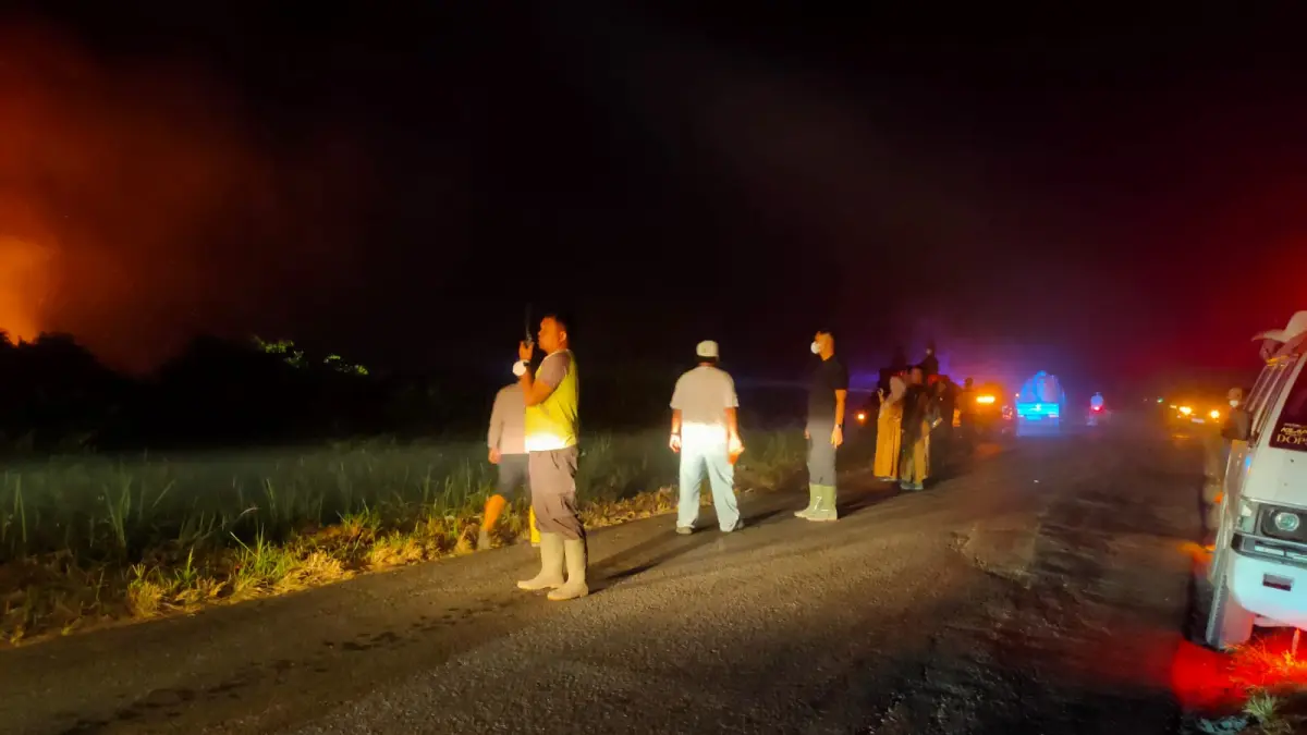 Arus lalu lintas di Jalan Tjilik Riwut KM 8, ruas Sampit–Kota Besi, Kabupaten Kotawaringin Timur (Kotim), Senin (24/8/2026) malam, ditutup sementara.&nbsp;