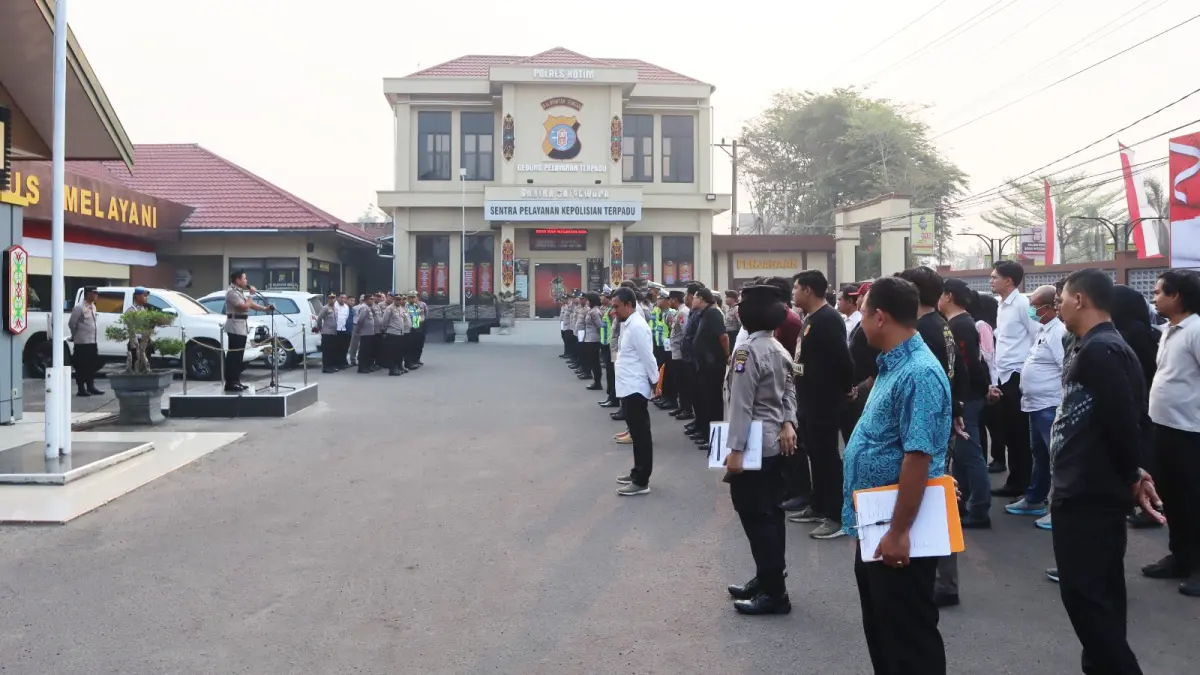 SIAGA : Personel Polres Kotim saat mengikuti apel siaga di Mapolres Kotim, Jumat (21/8/2026) lalu. FOTO: POLRES KOTIM/RADAR SAMPIT