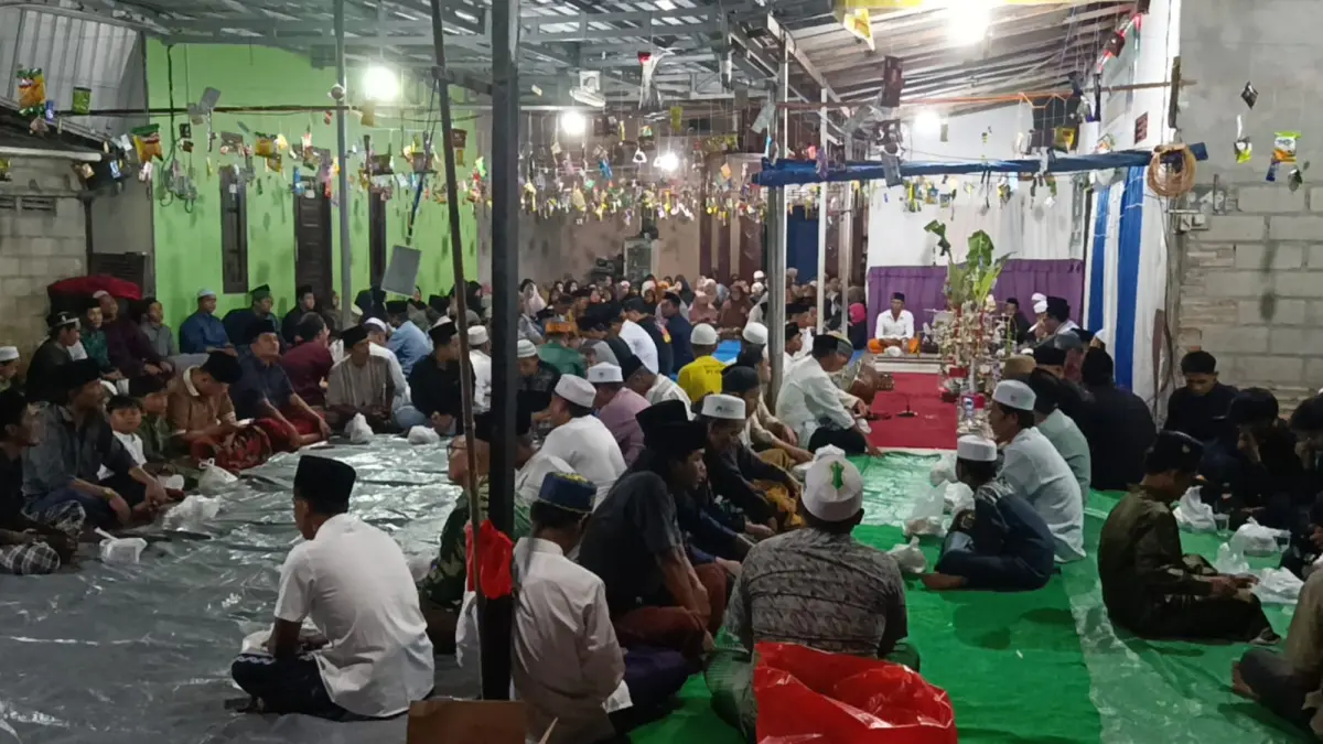 Suasana peringatan Maulid Nabi di Pengajian Annur, Jalan Merak, Kelurahan Baamang Hilir, Kecamatan Baamang, Senin malam (24/8 /2026). (Usay Nor Rahmad/Radar Sampit)&nbsp;