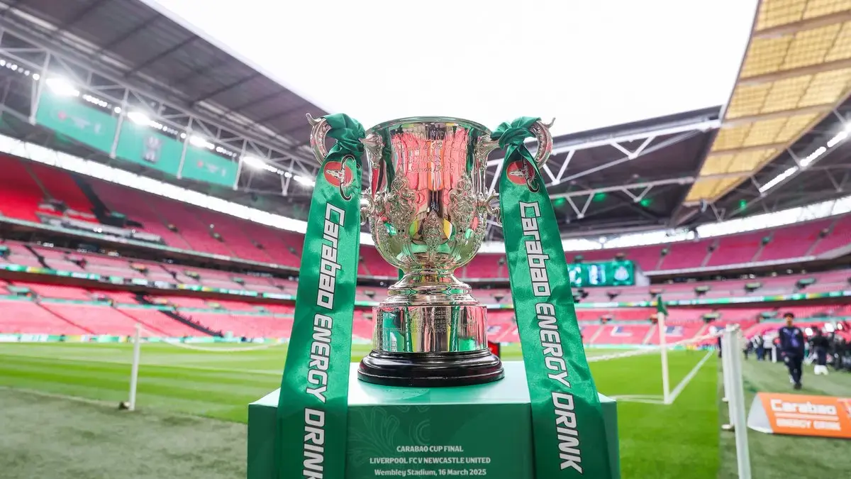 Carabao Cup yang akan diperebutkan klub-klub Liga Inggris dari tiga kasta divisi, dalam waktu dekat.(net)