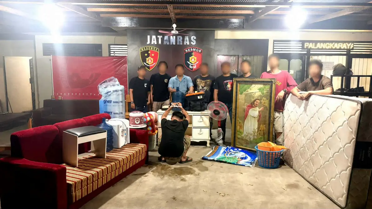 TANGKAP MALING : Unit Jatanras Satreskrim Polresta Palangka Raya meringkus pelaku pencurian dengan pemberatan (curat) yang terjadi di Jalan Keminting V No. 07, Kelurahan Palangka, Kecamatan Jekan Raya, Kota Palangka Raya. FOTO: IST/RADAR SAMPIT