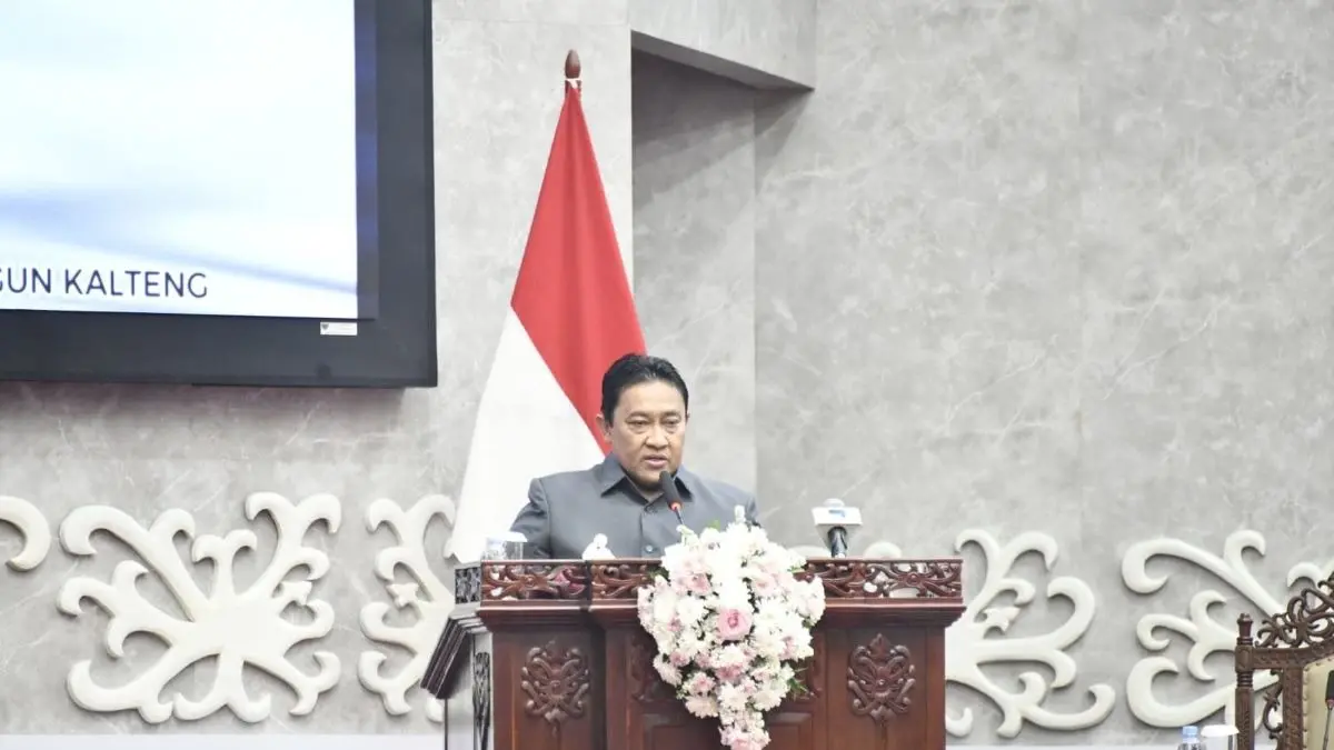 PIDATO PENGANTAR: Wakil Gubernur Kalteng Edy Pratowo menyampaikan pidato pengantar pada rapat paripurna, Selasa (1/9/2026). FOTO: IST/RADAR SAMPIT
