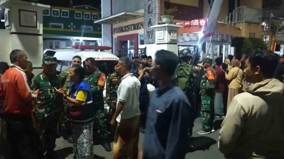 DITANGANI: Suasana di sekitar Ponpes Manbaul Hikam, Desa Putat, Tanggulangin. (SURYANTO/RADAR SIDOARJO)