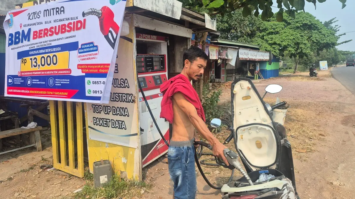 BBM ECERAN; Salahsatu pengecer BBM di Kabupaten Lamandau, Kalteng (Ria Mekar/Radar Sampit)