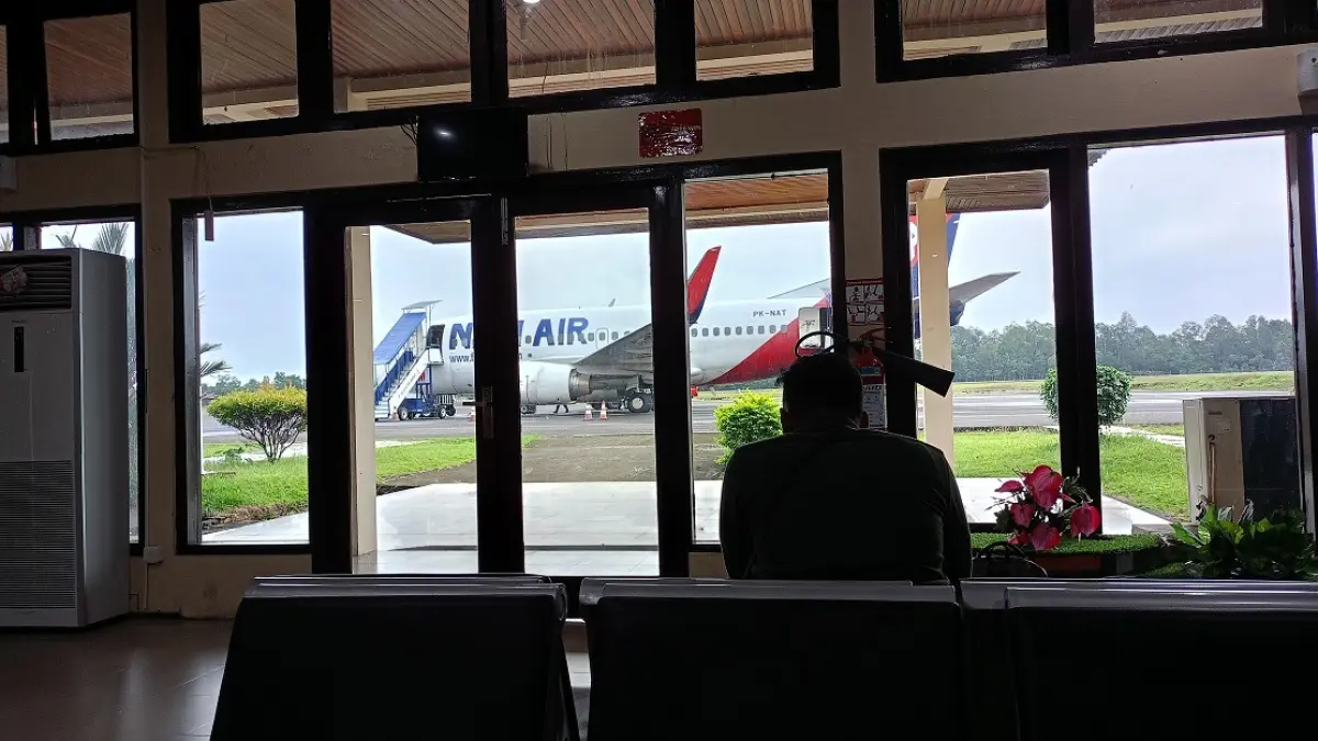 Pesawat Nam Air saat parkir di Bandar Udara Iskandar Pangkalan Bun, beberapa waktu lalu. (Heru/Radar Sampit)&nbsp;