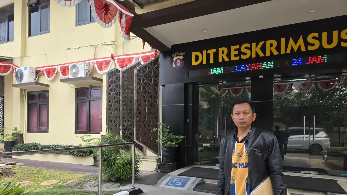 KLARIFIKASI : Anekaria Safari, penasihat hukum YT berada di Polda Kalteng. FOTO: IST/RADAR SAMPIT