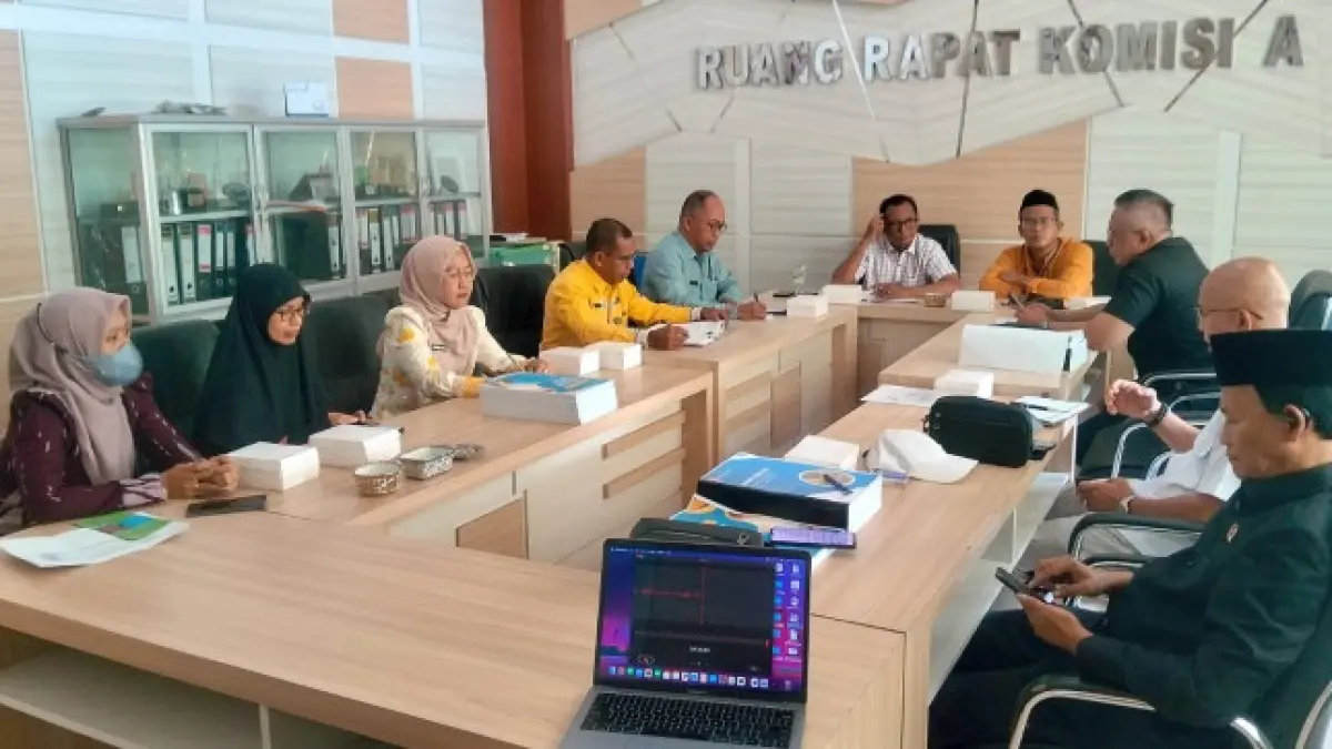 Rapat Kerja Komisi A DPRD Kotawaringin Barat bersama &nbsp;Dinas Pemberdayaan Perempuan, Perlindungan Anak, Pengendalian Penduduk dan Keluarga Berencana (DP3AP2KB) Kotawaringin Barat baru-baru ini. (Syamsudin/Radar Sampit)
