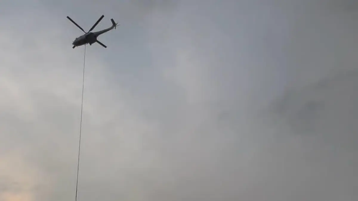 Pemadaman karhutla di Kalteng dengan menggunakan waterbombing. (istimewa)