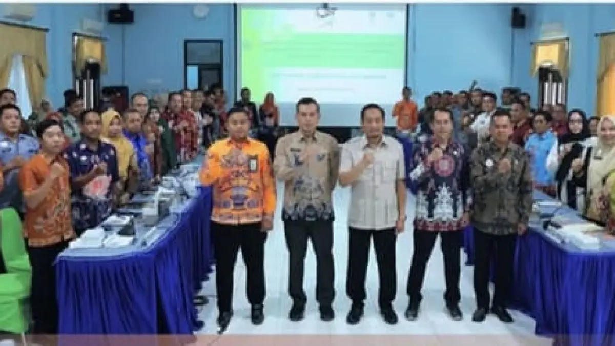 Bupati Sukamara Masduki saat acara rakor optimalisasi pengentasan kemiskinan di Aula Bapperida Sukamara. (Fauziannur/Radar Sampit)