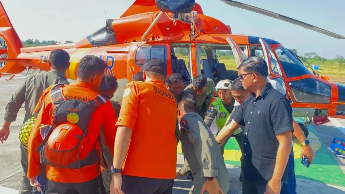 SAR Surabaya kirim helikopter untuk membantu cari Kapal Viro Transport 8 yang hilang di perairan Banjarmasin (Dok SAR Surabaya).