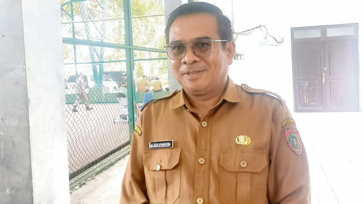 WAWANCARA: Kepala Dinkes Seruyan dr. Riza Syahputra saat ditemui awak media, Selasa (15/9/2026). FOTO: RIFANI/RADAR SAMPIT