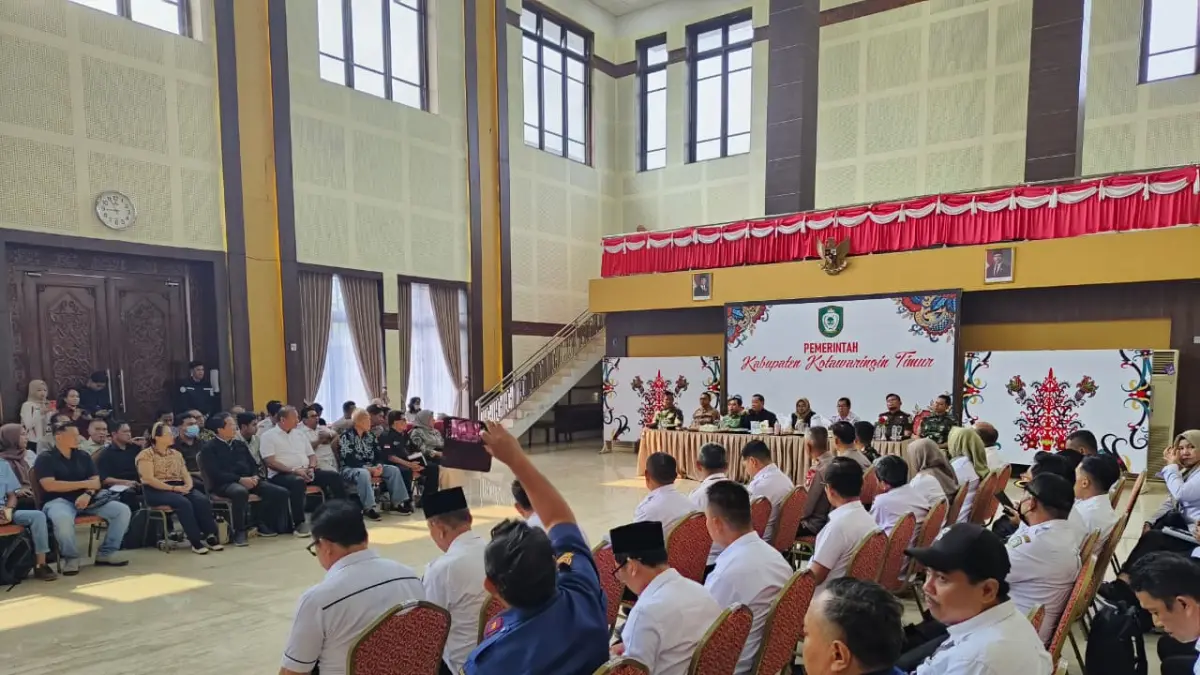 Rakor lanjutan pembahasan penanggulangan darurat bencana karhutla dan kekeringan di Aula Rumah Jabatan Bupati Kotim, Rabu (16/9).  (Akbar/Radar Sampit)