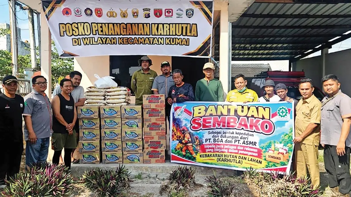 Bantuan sembako Posko Penanganan Karhutla wilayah Kecamatan Kumai, Kobar, Kalteng.