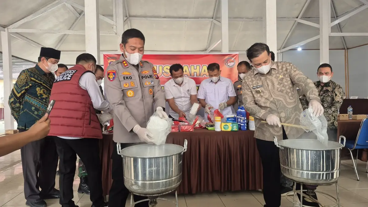 Konferensi pers tangkapan sabu di Aula Joglo Polres Lamandau, Kamis (24/9/2026). Kegiatan tersebut dihadiri Bupati Lamandau, unsur Forkopimda, dan instansi terkait. (Ria/Radar Sampit)