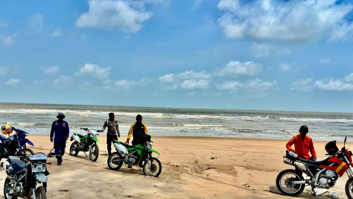 Aparat gabungan kembali memantau kawasan pesisir Desa Sungai Perlu, Kecamatan Seruyan Hilir, Rabu (23/9). (Rifani/Radar Sampit)