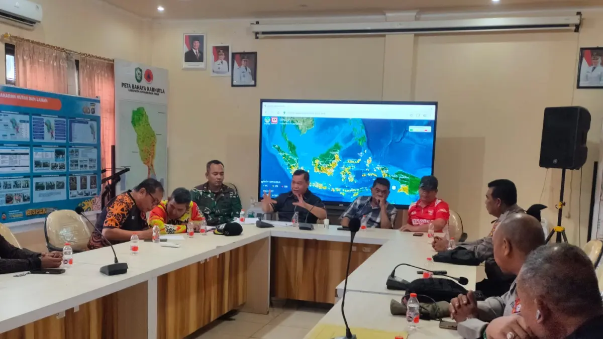 RAPAT: Rapat evaluasi penanganan karhutla dan kekeringan, Kantor BPBD Kotim, Sabtu (26/9). YUNI/RADAR SAMPIT