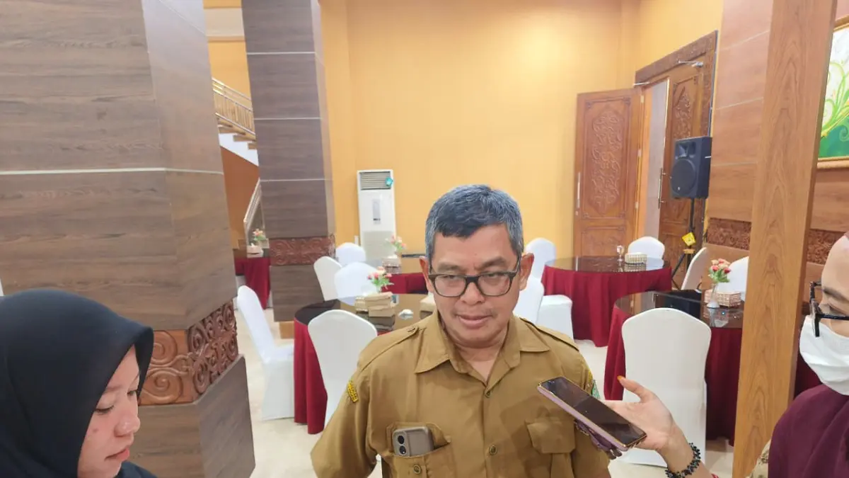 Kepala Pelaksana BPBD Kotim Imam Subekti mengatakan, stok peralatan pemadam sulit diperoleh akibat tingginya permintaan.  (Akbar/Radar Sampit)