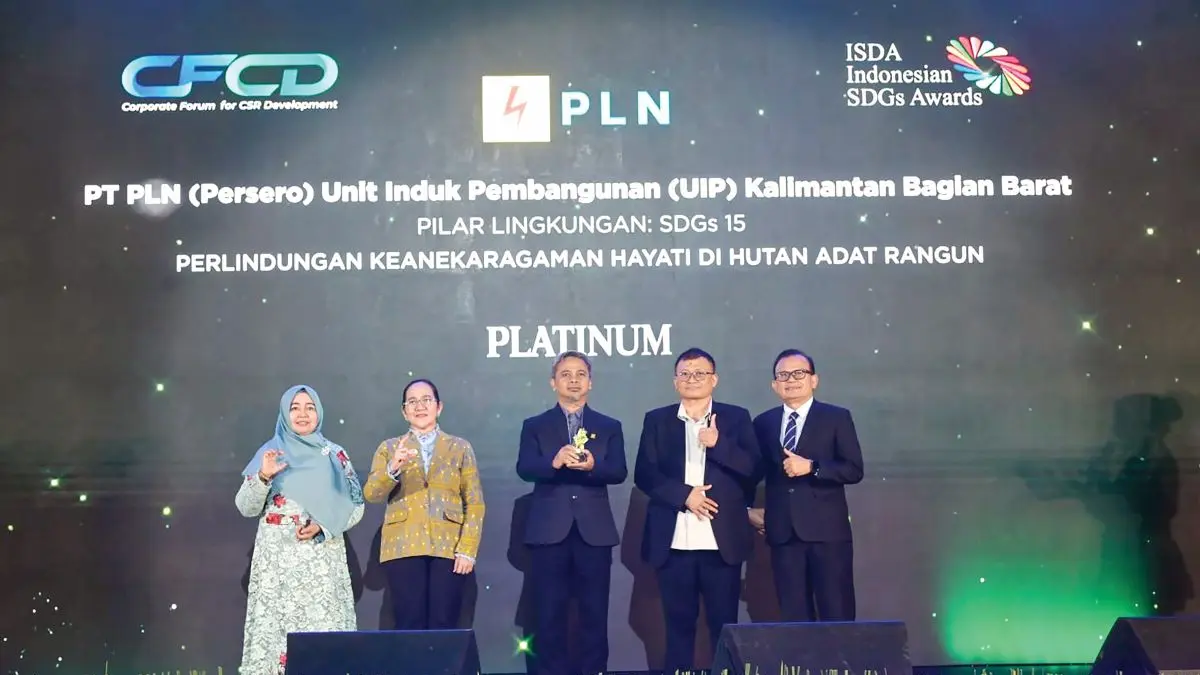 LUAR BIASA : PT PLN (Persero) Unit Induk Pembangunan Kalimantan Bagian Barat (UIP KLB) meraih Platinum Award pada Indonesian SDGs Awards (ISDA) 2026 Kategori Lingkungan melalui program “Perlindungan Keanekaragaman Hayati di Hutan Adat Rungan”. FOTO: IST/RADAR SAMPIT