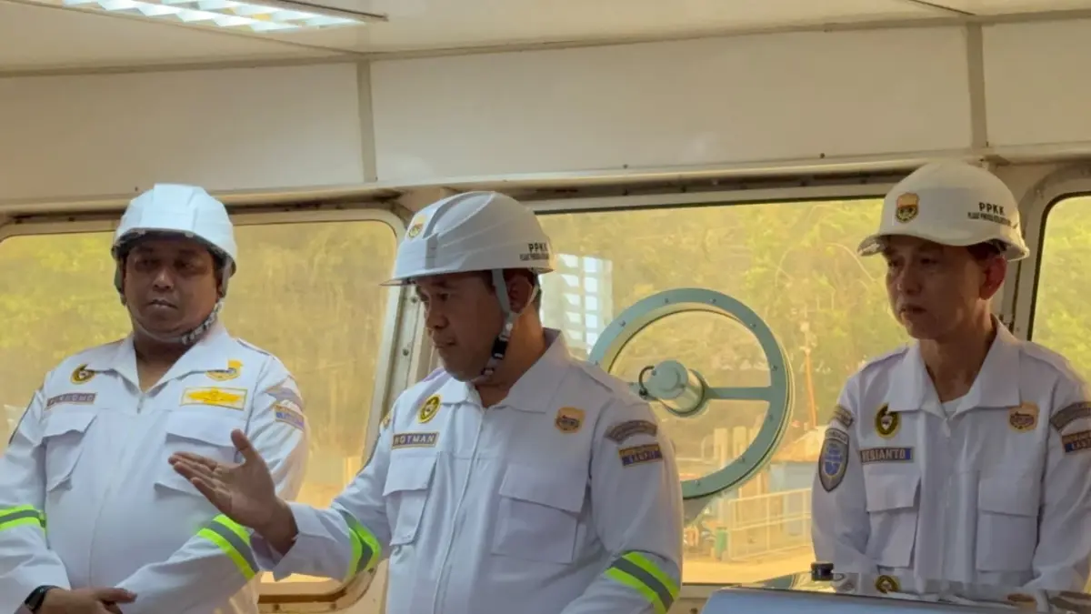 Kepala KSOP Kelas III Sampit Hotman Siagian