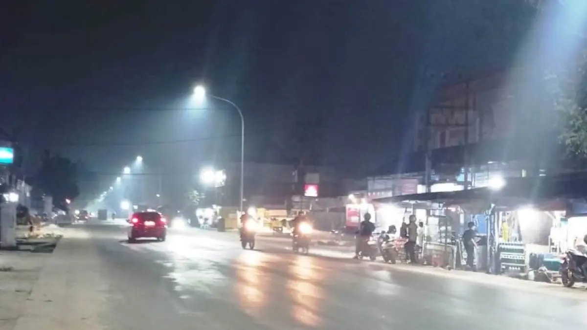 Salah satu sudut jalan MT Haryono Sampit, yang dilengkapi dengan PJU. (istimewa/bayu)