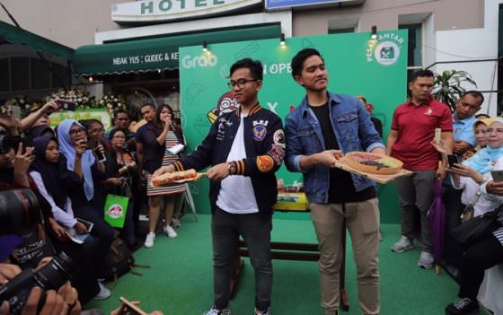 DILAPORKAN: Dua putra Presiden Jokowi, Gibran Rakabuming Raka dan Kaesang Pangarep. (Istimewa/jawapos.com)