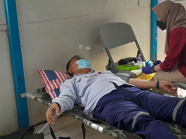 KEMANUSIAAN: Kegiatan donor darah di Palangkaraya beberapa waktu lalu. (Dok.Radar Sampit)