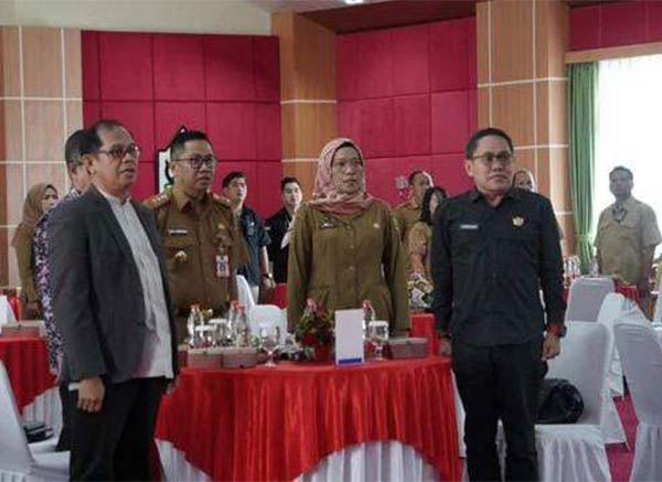 SINERGI: Sekda Kota Palangka Raya Hera Nugrahayu saat menghadiri seminar nasional ketahanan pangan 2023, Selasa (4/7). (ISTIMEWA/HUMAS PROTOKOL)