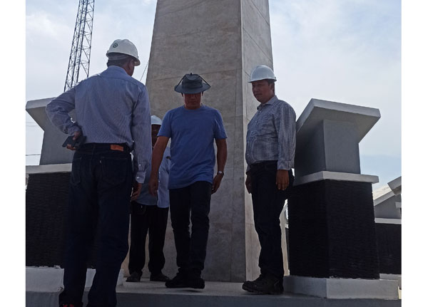 PERESMIAN: Bupati meresmikan Tugu Bundaran Simpang Sepaku di Jalan Trans Kalimantan, Sabtu (23/9).